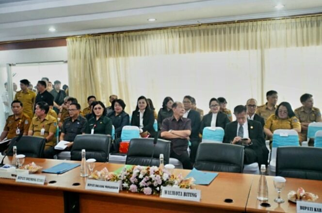 
					Sekkot Roring Tegaskan Komitmen Pemkot Tomohon Dukung Percepatan Investasi di Sulut