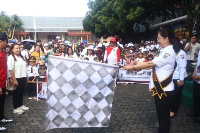
					Pawai Bocah Meriahkan Hardiknas Tahun 2025 di Kota Tomohon