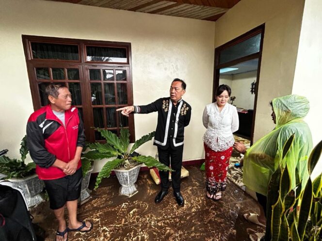 
					Gerak Cepat, Wali Kota Caroll dan Wawali Sendy Turun Lapangan Tinjau Lokasi Bencana