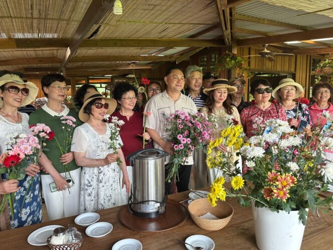 
					Wisatawan Tiongkok Kepincut Pesona dan Daya Tarik Wisata Kota Tomohon
