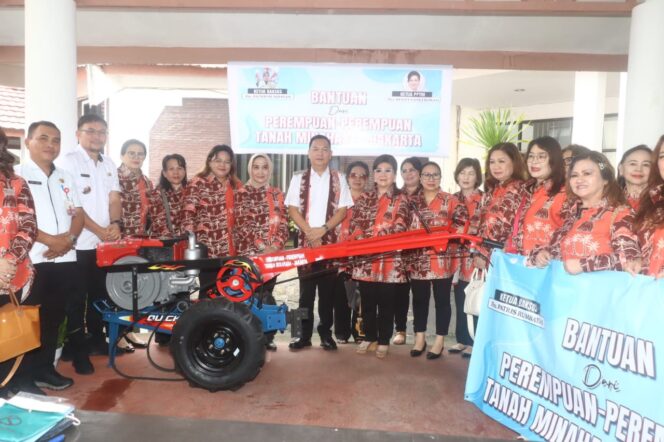 
					Wali Kota Caroll Sambut Bantuan P2TM, Wujudkan Kesejahteraan Petani Tomohon
