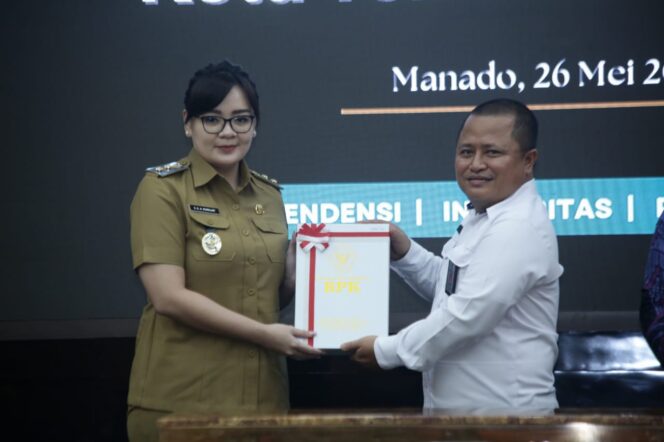 
					Caroll-Sendy Bawa Tomohon Sabet WTP Ke-12, Bukti Pengelolaan Keuangan Akuntabel dan Profesional 