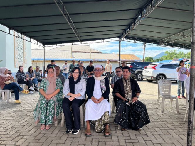 
					Semangat Persaudaraan Momen Idul Adha, Wawali Sendy Rumajar Serahkan Bantuan Hewan Kurban