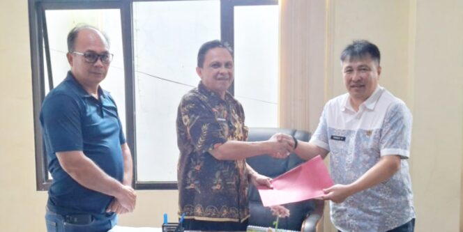 
					Ronald Kalesaran Dipercaya Pimpin Dishub Tomohon, Caroll–Sendy Tekankan Kinerja dan Pelayanan Publik