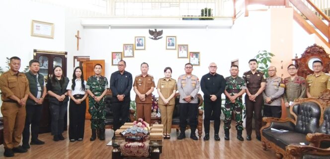 
					Wali Kota Caroll Senduk Pimpin Rapat Tim Kewaspadaan Dini, Perkuat Deteksi Dini dan Stabilitas Daerah
