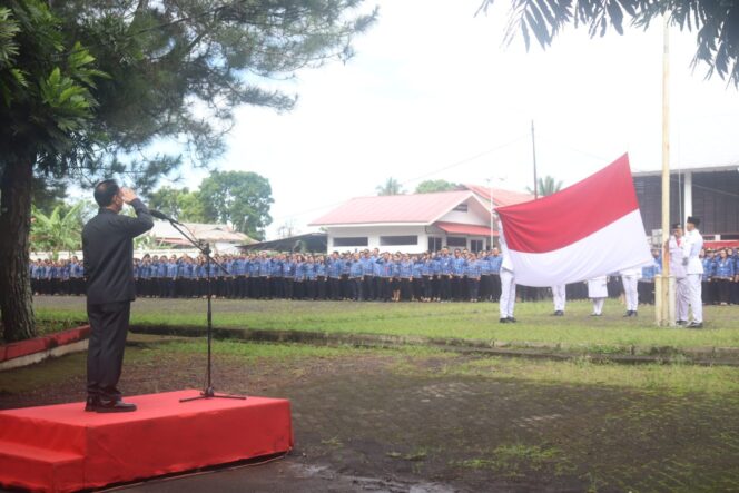
					HIKMAT: Suasana pelaksanaan Upacara Hari Lahir Pancasila dipimpin langsung oleh Wali Kota Caroll Senduk SH. Dok istimewa 