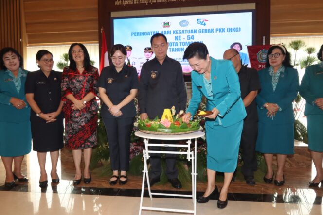 
					HKG PKK ke-54 Jadi Momentum Penguatan Ketahanan Keluarga, Wali Kota Caroll Lantik Pengurus PUSPAGA Tomohon