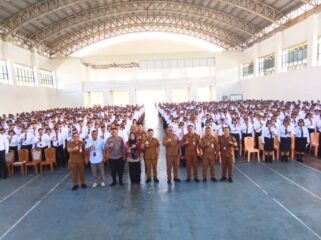 SOLID: Jajaran Pemkot Tomohon dan peserta Orientasi P3K Tahun 2026 di sela kegiatan yang dipusatkan di GOR Babe Palar. Dok istimewa 