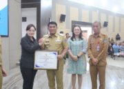 Wawali Sendy Dampingi Warga Tomohon Ikut Pencatatan Perkawinan Massal dan Dorong Kepastian Hukum Keluarga