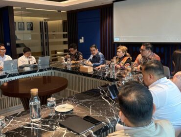 SINERGI: Panitia TIFF 2026 dipimpin Ketua Levita Supit dan Kadis Pariwisata Tomohon Judhistira Siwu saat memaparkan potensi gelaran TIFF di hadapan Pengurus KADIN Pusat. Dok istimewa 
