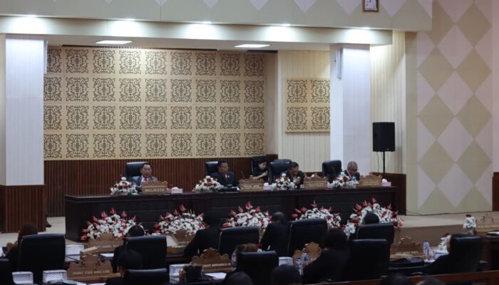 Wali Kota Caroll Senduk Bersama DPRD Tomohon Ikuti Pidato Presiden Prabowo tentang Capaian Pemerintahan dan Arah Pembangunan Indonesia